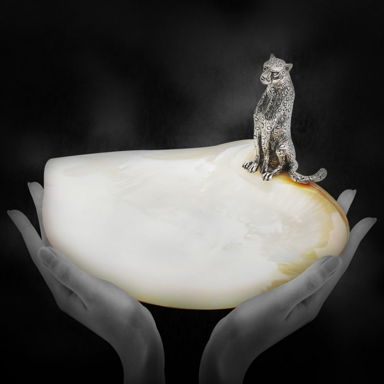 adf-web-magazine-11- mother-of-pearl-plate-with-cheetah