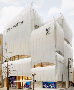 Art Space "Espace Louis Vuitton Osaka" Opens in Osaka Midosuji, the Largest Louis Vuitton Maison in Japan