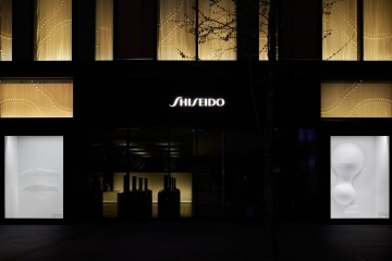 adf-web-magazine-shiseido-the-store-window-gallery-designed-by-kazuyo-sejima