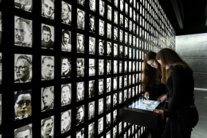 Tinker imagineersが「アメルスフォールト強制収容所」展をデザイン- 第二次世界大戦中の個人と反省に焦点を当てた常設展示