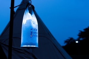 Sustainable solar LED lantern "SHINING WATER BAG" on the "GREEN FUNDING" crowdfunding site