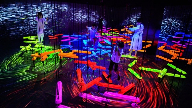 adf-web-magazine-teamlab-borderless-museum-without-a-map-1