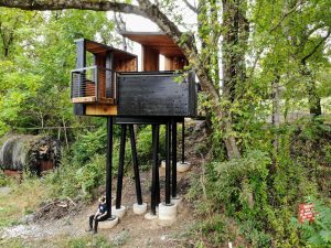 New River Train Observation Tower For a Low-Carbon Future