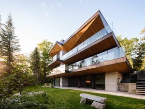 MUアーキテクチャーの設計デザインによる湖畔の家「ブレイク・レジデンス」