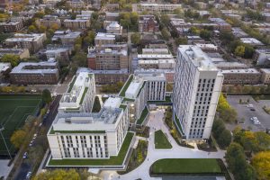 The University of Chicago Woodlawn Residential and Dining Commons Designed by Elkus Manfredi Architects