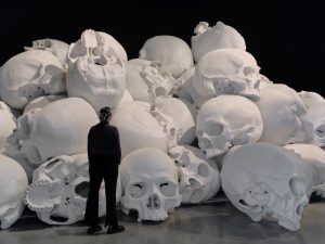 カルティエ現代美術財団主催「ロン・ミュエク展」がパリで開催