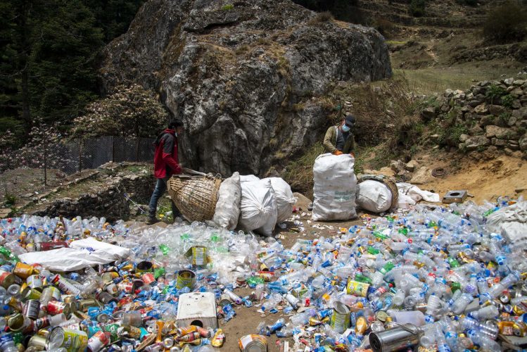 A design collaboration to manage the waste issue which is bigger than