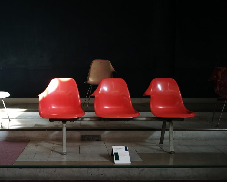 adf-web-magazine-renovel-architects-chairs-5