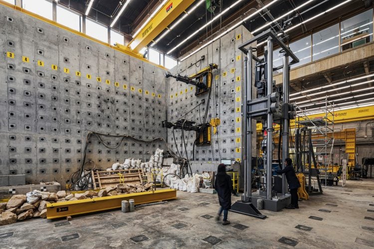 adf-web-magazine-enginerring-lab-bogota-4