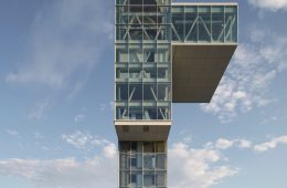 adf-web-magazine-port-of-montreal-tower-and-grand-quai-1