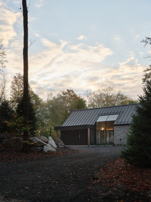  adf-web-magazine-mountainside-residence-bromont-5.jpg