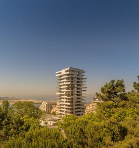建築設計事務所OODAの手掛けたポルトガル・ポルト「Miramar Tower」 螺旋構造とバルコニーで構成されるタワー建築