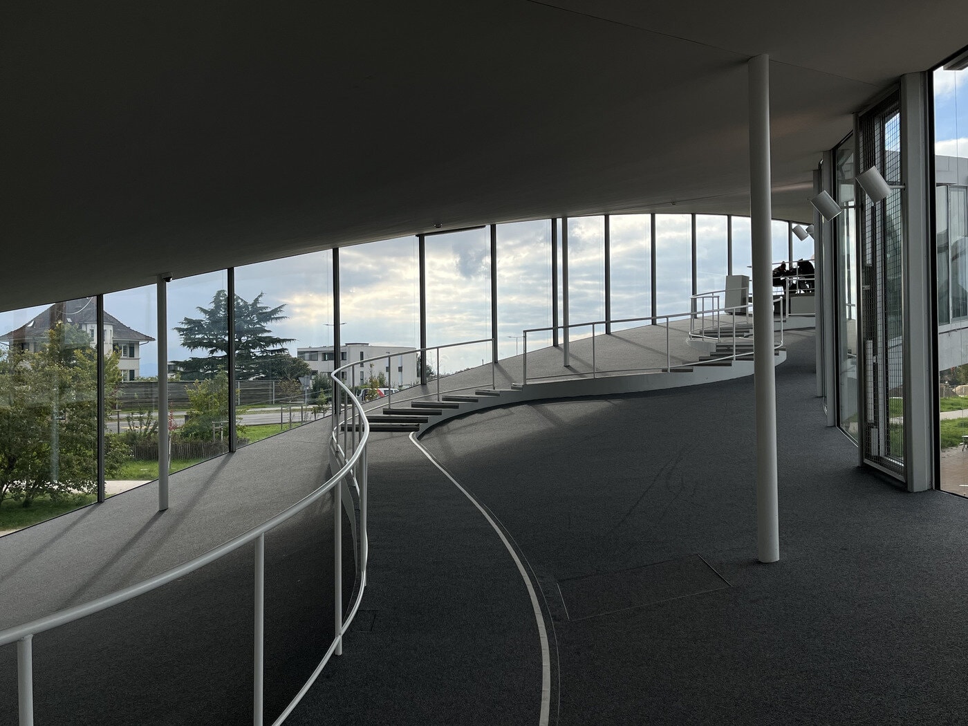 Intimate Public Space – Rolex Learning Centre