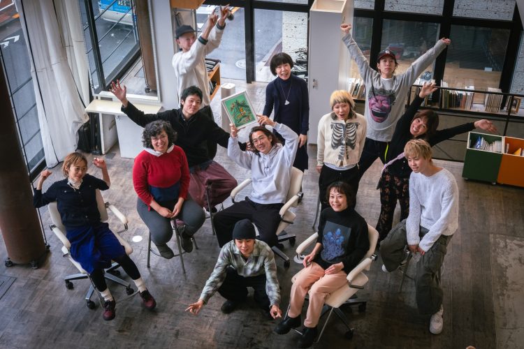 adf-web-magazine-friends-of-jinny-2
