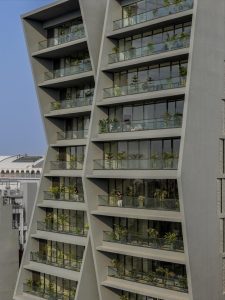 建築設計事務所サンジャイ・プリ・アーキテクツによるオフィス建築「Magnus」