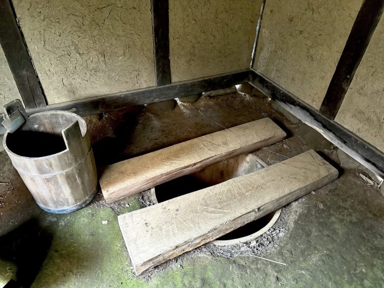 adf-web-magazine-yamamoto-toilet-issue-3