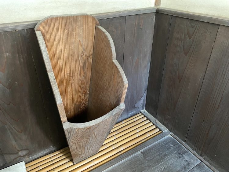 adf-web-magazine-yamamoto-toilet-issue-4