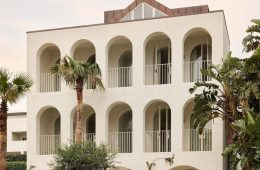 adf-web-magazine-bondi-beach-villa-common-office-1